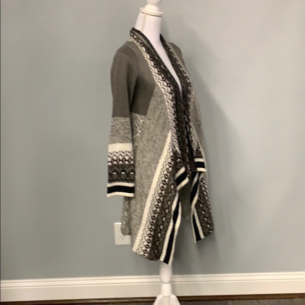 Sweater - Picture 3 of 5